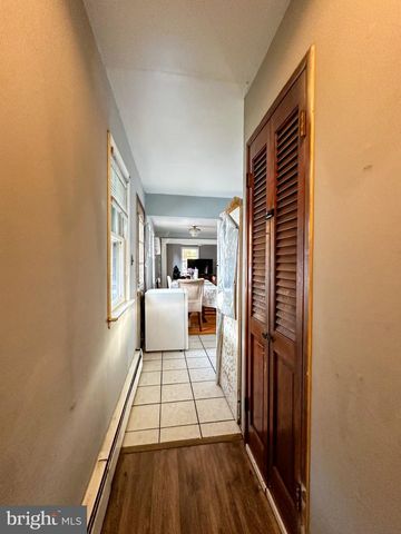 910 MAGNOLIA AVE, Croydon, PA 19021