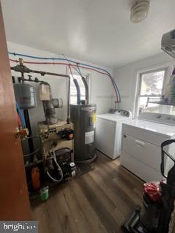 910 MAGNOLIA AVE, Croydon, PA 19021