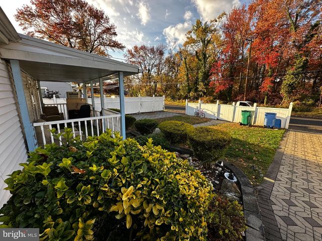 910 MAGNOLIA AVE, Croydon, PA 19021