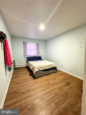 910 MAGNOLIA AVE, Croydon, PA 19021