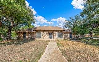 9917 Sandalwood Drive, Woodway, TX 76712