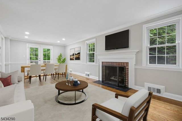 39 Shadylawn Dr, Madison Boro, NJ 07940