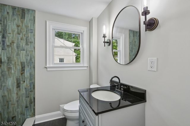 39 Shadylawn Dr, Madison Boro, NJ 07940