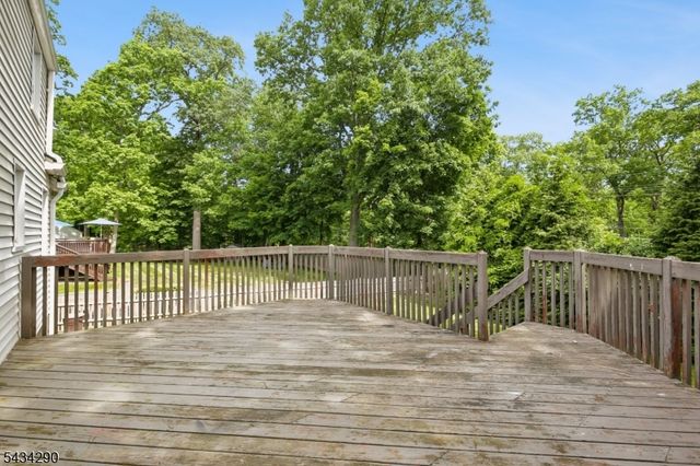 39 Shadylawn Dr, Madison Boro, NJ 07940