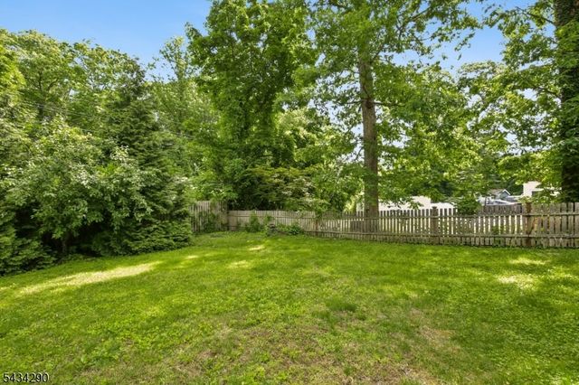 39 Shadylawn Dr, Madison Boro, NJ 07940