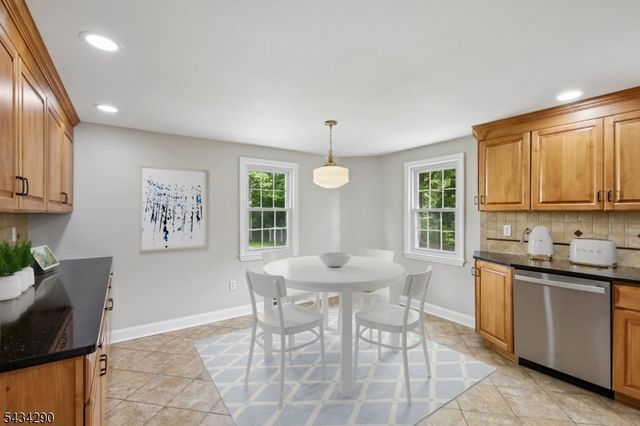 39 Shadylawn Dr, Madison Boro, NJ 07940