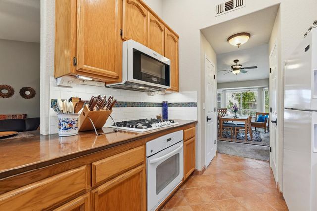 319 Fuller Ln, Lincoln, CA 95648