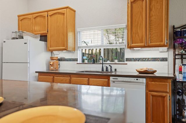 319 Fuller Ln, Lincoln, CA 95648