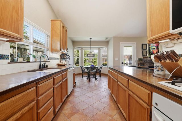 319 Fuller Ln, Lincoln, CA 95648