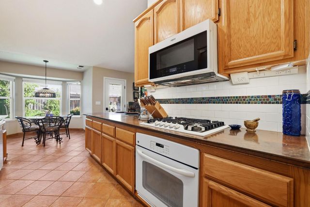 319 Fuller Ln, Lincoln, CA 95648