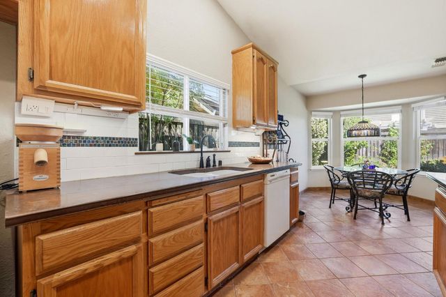 319 Fuller Ln, Lincoln, CA 95648
