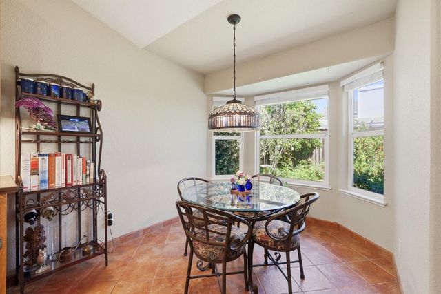 319 Fuller Ln, Lincoln, CA 95648