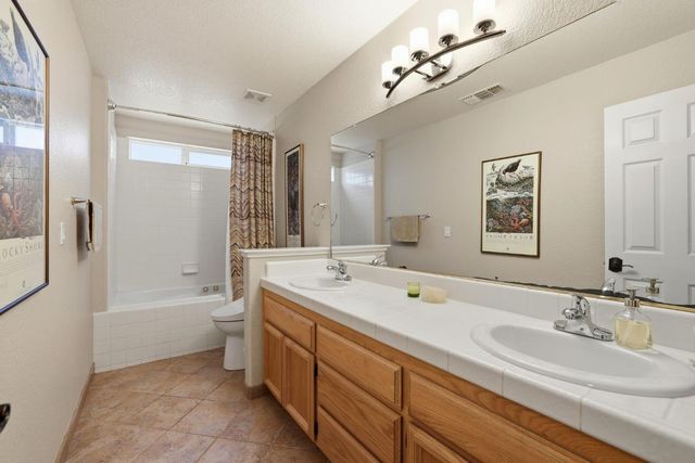 319 Fuller Ln, Lincoln, CA 95648