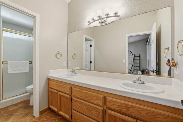 319 Fuller Ln, Lincoln, CA 95648