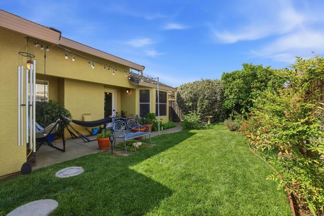 319 Fuller Ln, Lincoln, CA 95648