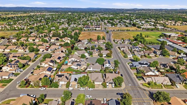 319 Fuller Ln, Lincoln, CA 95648