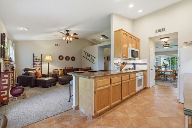 319 Fuller Ln, Lincoln, CA 95648