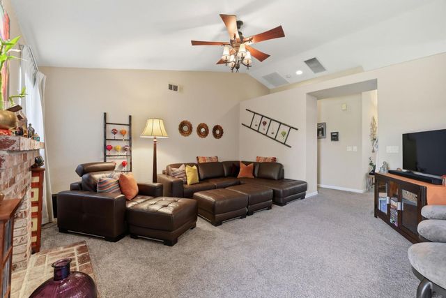 319 Fuller Ln, Lincoln, CA 95648