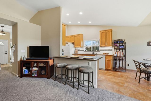 319 Fuller Ln, Lincoln, CA 95648
