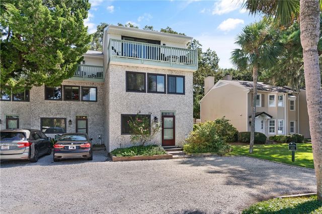 1502 Ocean Blvd, St Simons Island, GA 31522
