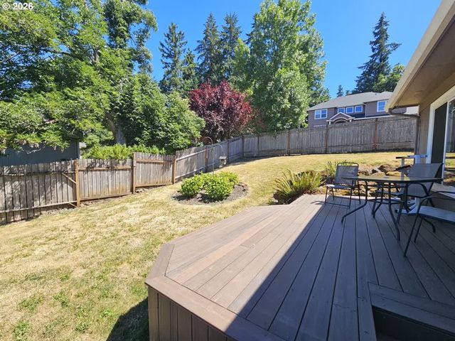 6842 JESSICA Dr, Springfield, OR 97478