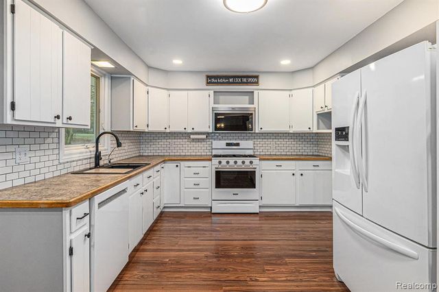 7135 Jordan Road, Grand Blanc, MI 48439