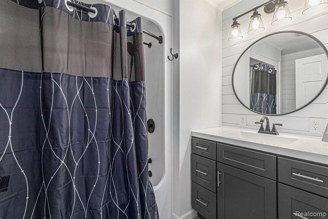 7135 Jordan Road, Grand Blanc, MI 48439