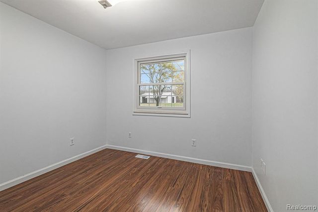 7135 Jordan Road, Grand Blanc, MI 48439