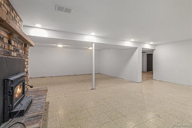 7135 Jordan Road, Grand Blanc, MI 48439