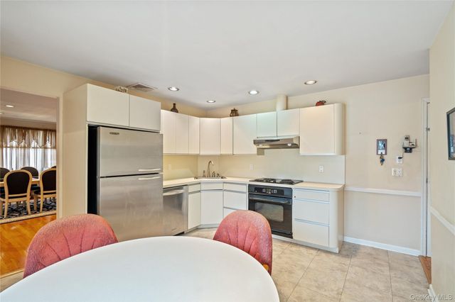 2046 Hancock Avenue, North Bellmore, NY 11710