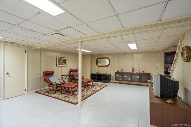 2046 Hancock Avenue, North Bellmore, NY 11710