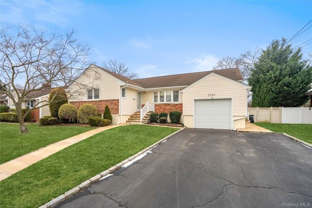 2046 Hancock Avenue, North Bellmore, NY 11710