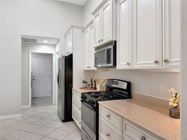 6817 CROMWELL GARDEN DR, Apollo Beach, FL 33572