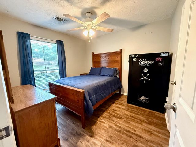 2919 Laurelridge Drive, League City, TX 77573