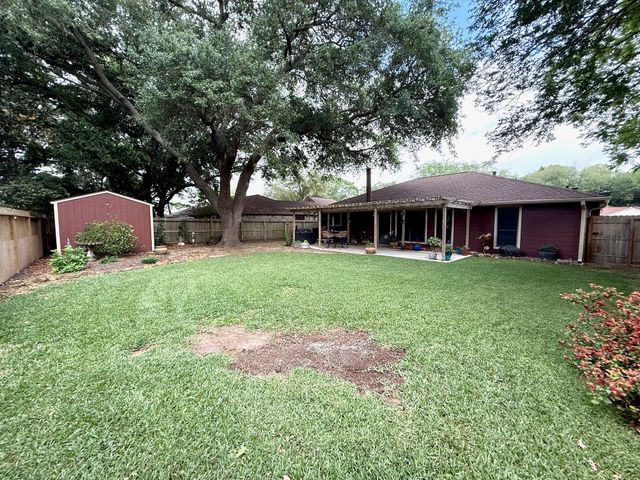 2919 Laurelridge Drive, League City, TX 77573