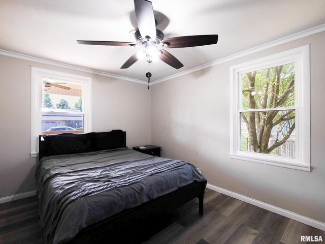 518 N PEKIN Lane, Hanna City, IL 61536