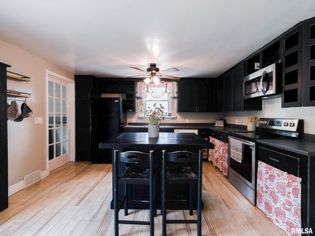 518 N PEKIN Lane, Hanna City, IL 61536