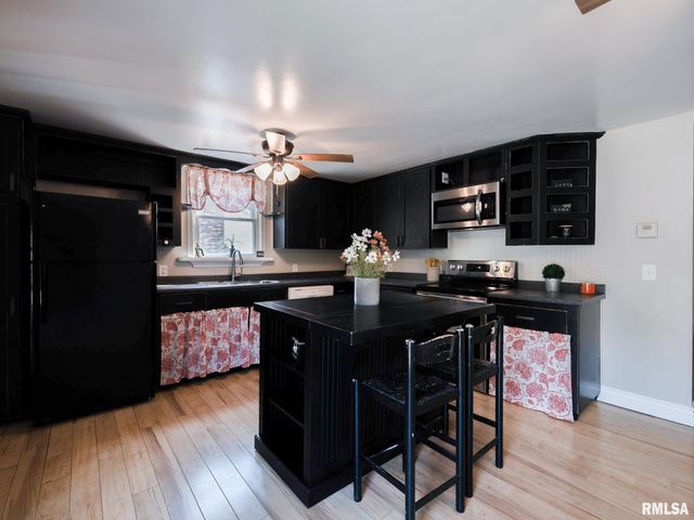 518 N PEKIN Lane, Hanna City, IL 61536