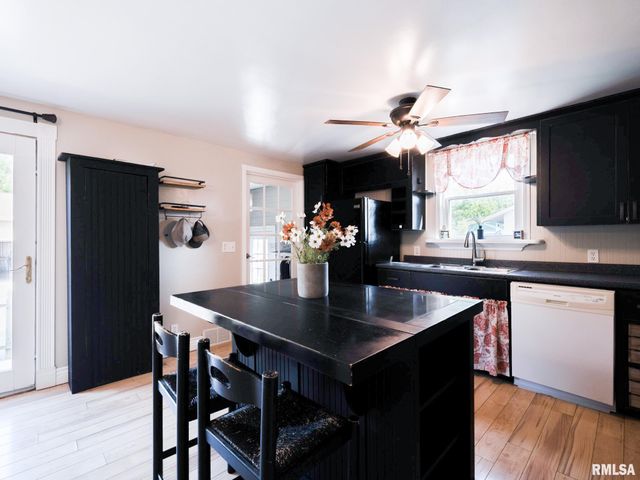 518 N PEKIN Lane, Hanna City, IL 61536