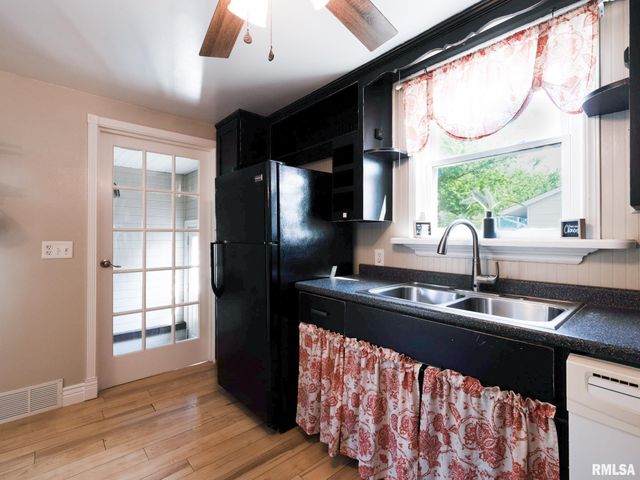 518 N PEKIN Lane, Hanna City, IL 61536