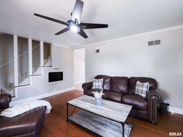 518 N PEKIN Lane, Hanna City, IL 61536