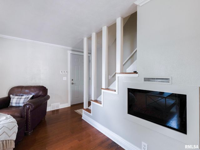 518 N PEKIN Lane, Hanna City, IL 61536