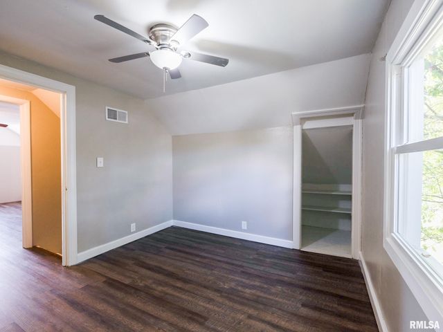 518 N PEKIN Lane, Hanna City, IL 61536