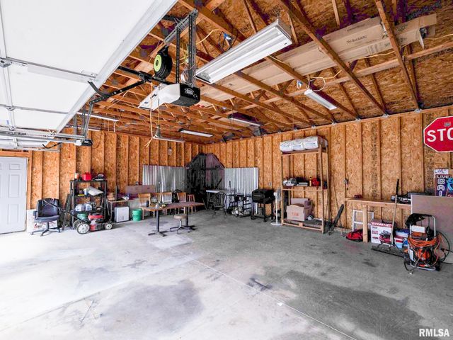 518 N PEKIN Lane, Hanna City, IL 61536