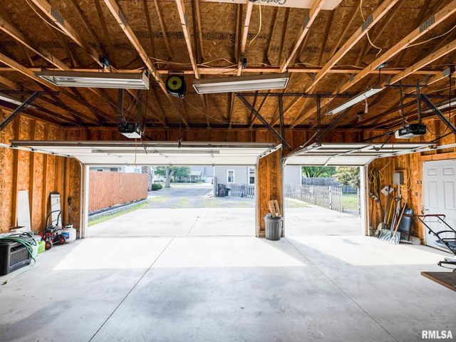 518 N PEKIN Lane, Hanna City, IL 61536