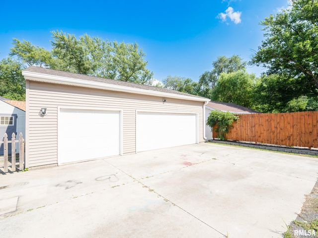 518 N PEKIN Lane, Hanna City, IL 61536