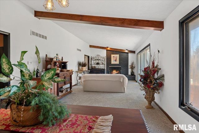 9 OAKWOOD Drive, Springfield, IL 62711