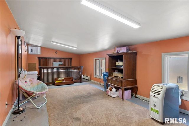 9 OAKWOOD Drive, Springfield, IL 62711