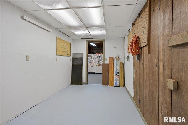 9 OAKWOOD Drive, Springfield, IL 62711