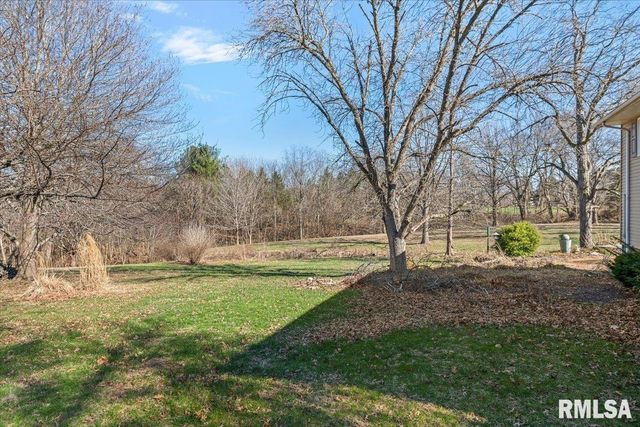 9 OAKWOOD Drive, Springfield, IL 62711